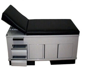 Chaise Longue de Gabinete y Puertas Abatibles